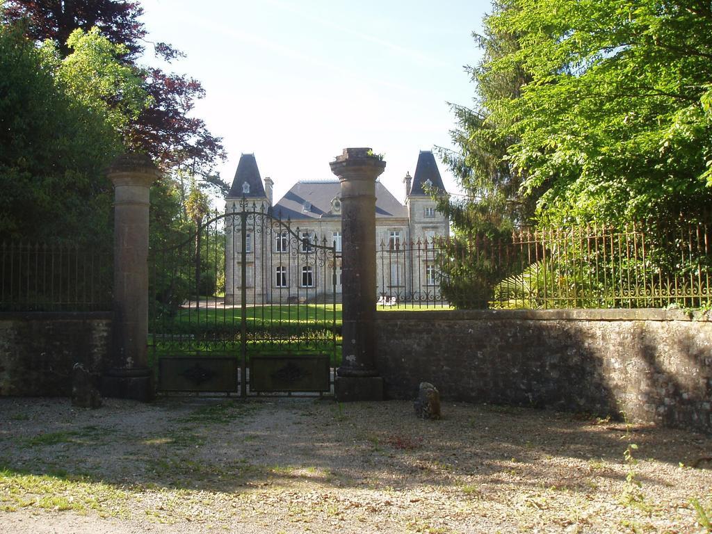 Chateau Des Poteries Fresville Esterno foto